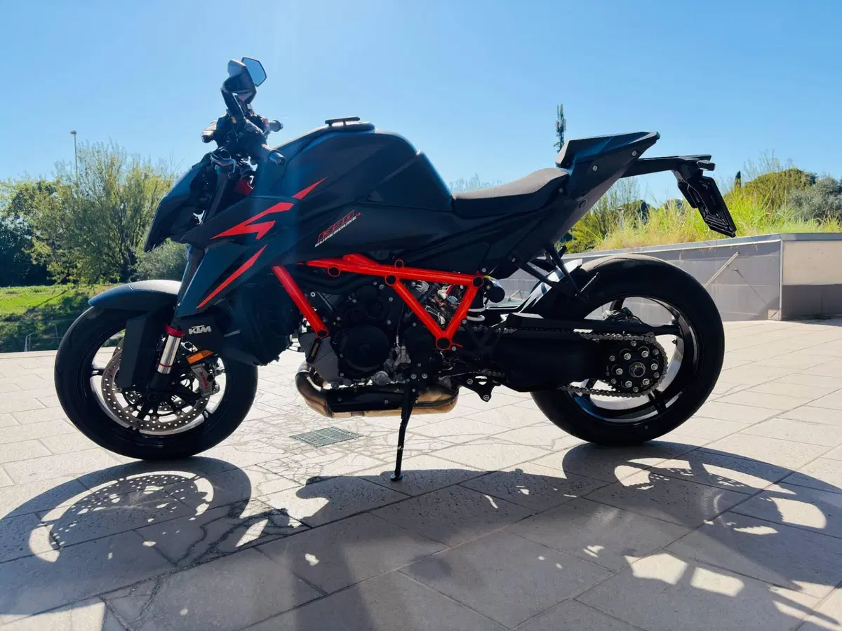 KTM 1390 Super Duke R (2024 - 26) (2)