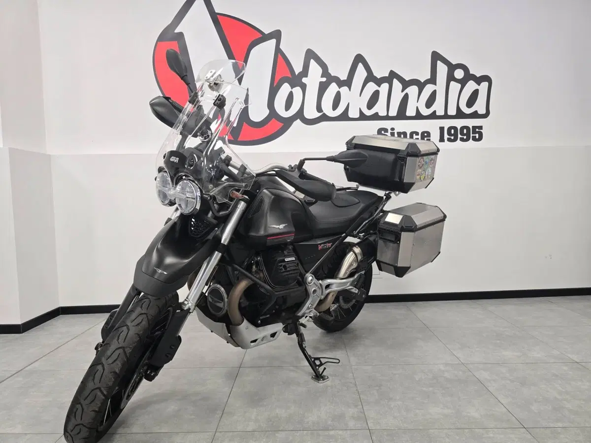 Moto Guzzi V85 TT (2021 - 23) (3)