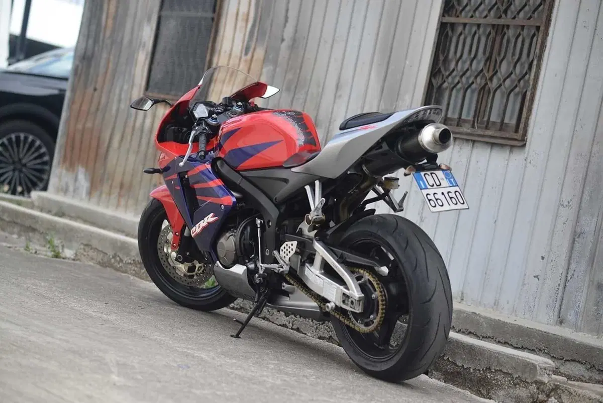 Honda CBR 600 RR (2005 - 06) (2)