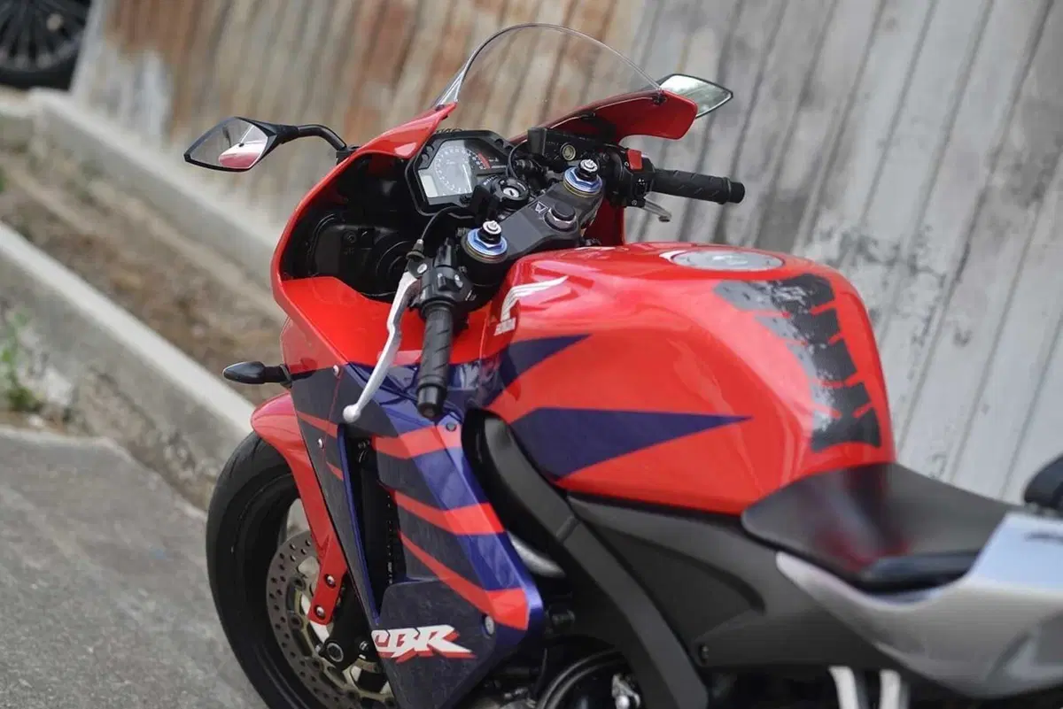 Honda CBR 600 RR (2005 - 06) (3)