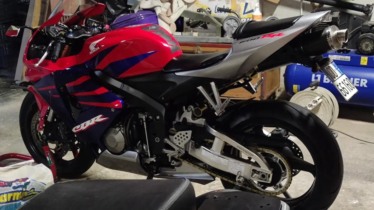 Honda CBR 600 RR (2005 - 06) (8)