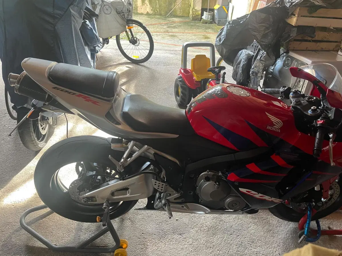 Honda CBR 600 RR (2005 - 06) (9)