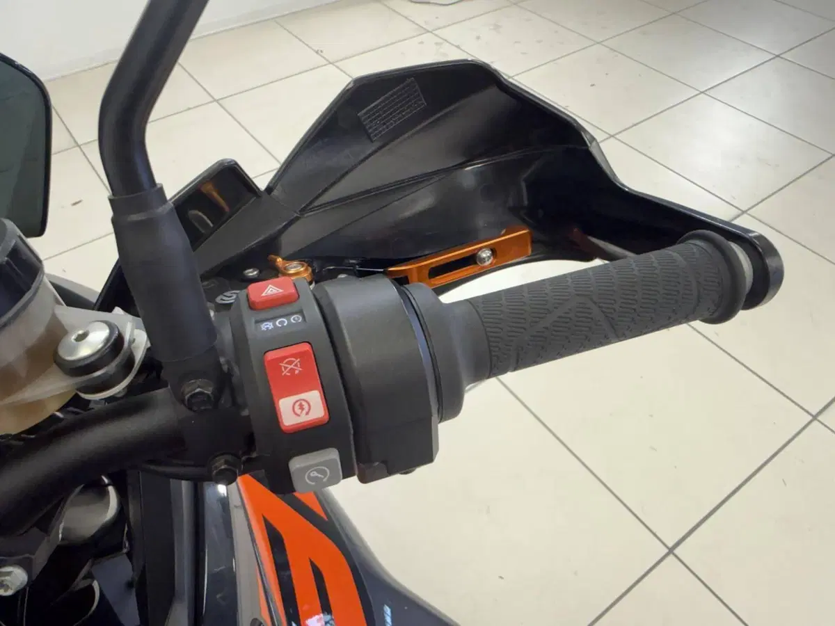 KTM 1290 Super Adventure S (2017 - 20) (11)