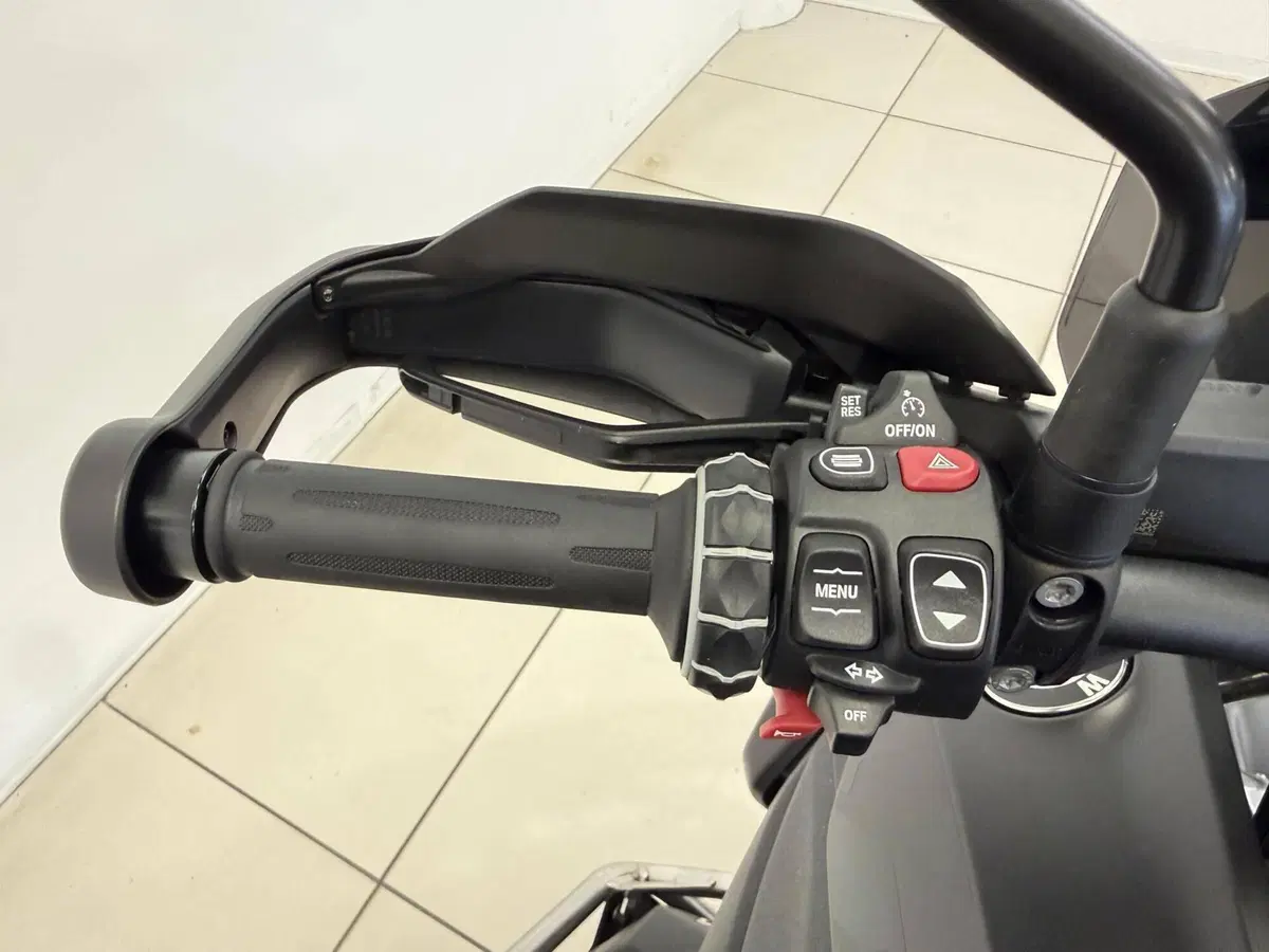 Bmw R 1300 GS Triple Black (2023 - 26) (10)