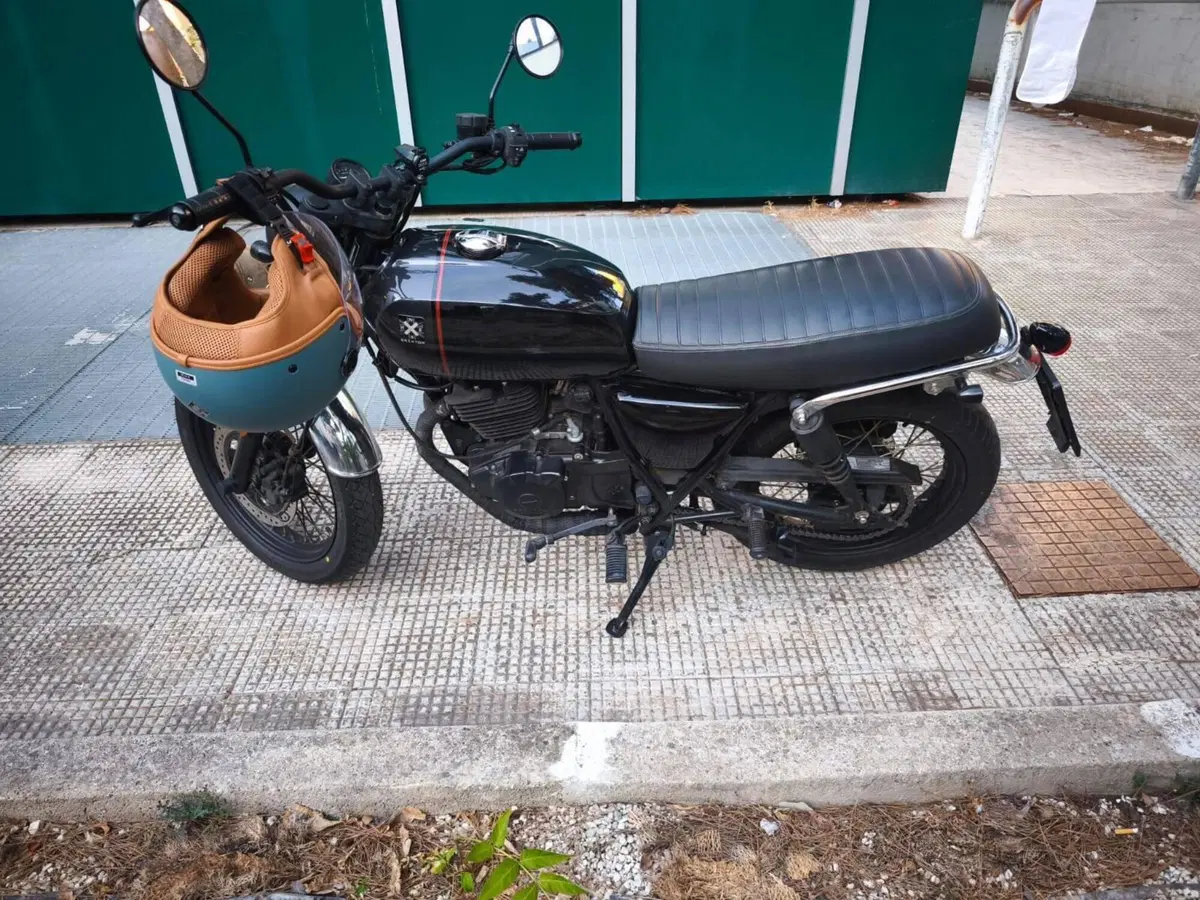 Brixton Motorcycles Cromwell 250 (2021 - 25) (2)