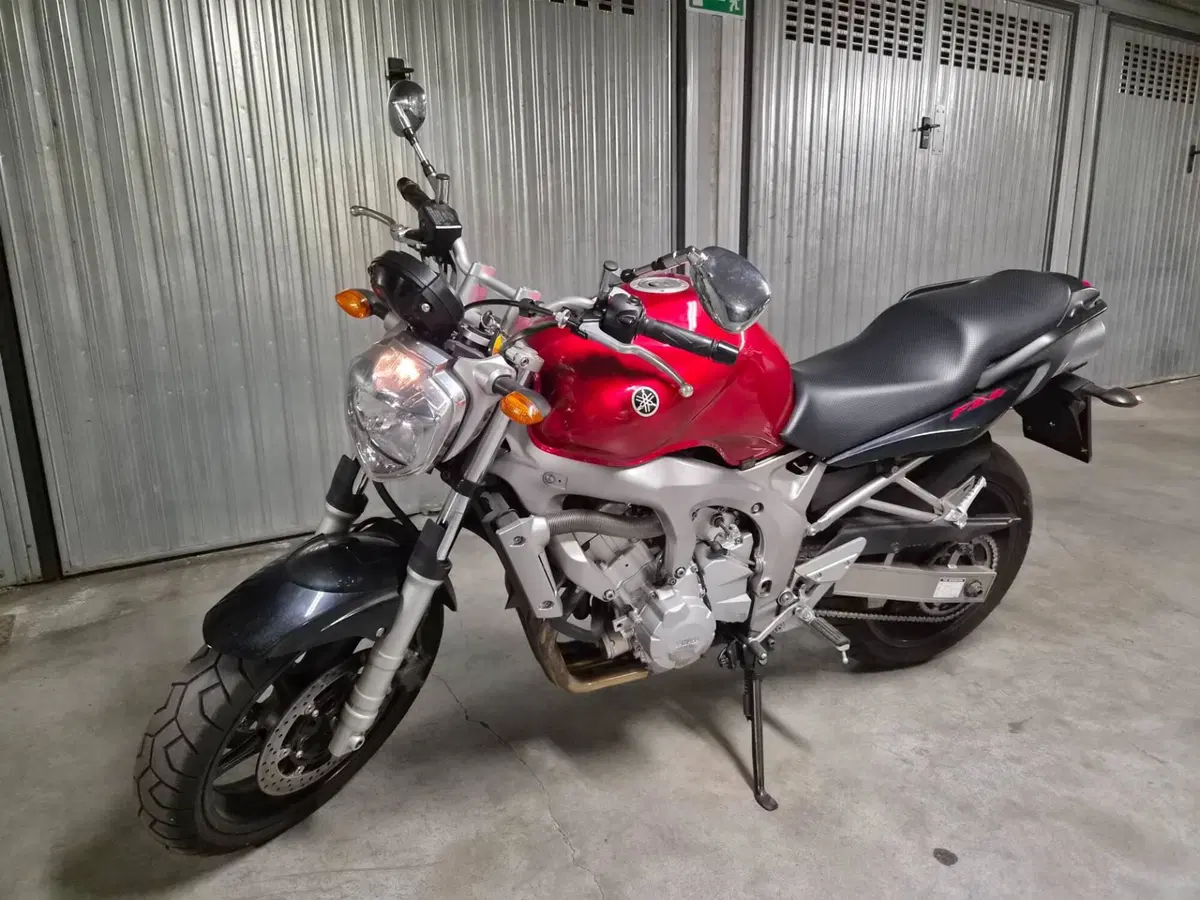 Yamaha FZ6 (2004 - 07)