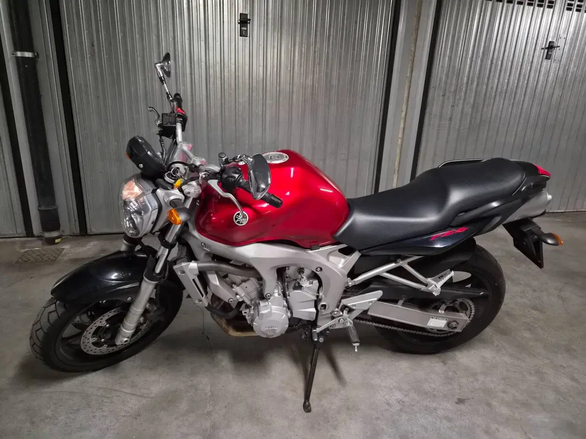 Yamaha FZ6 (2004 - 07) (2)