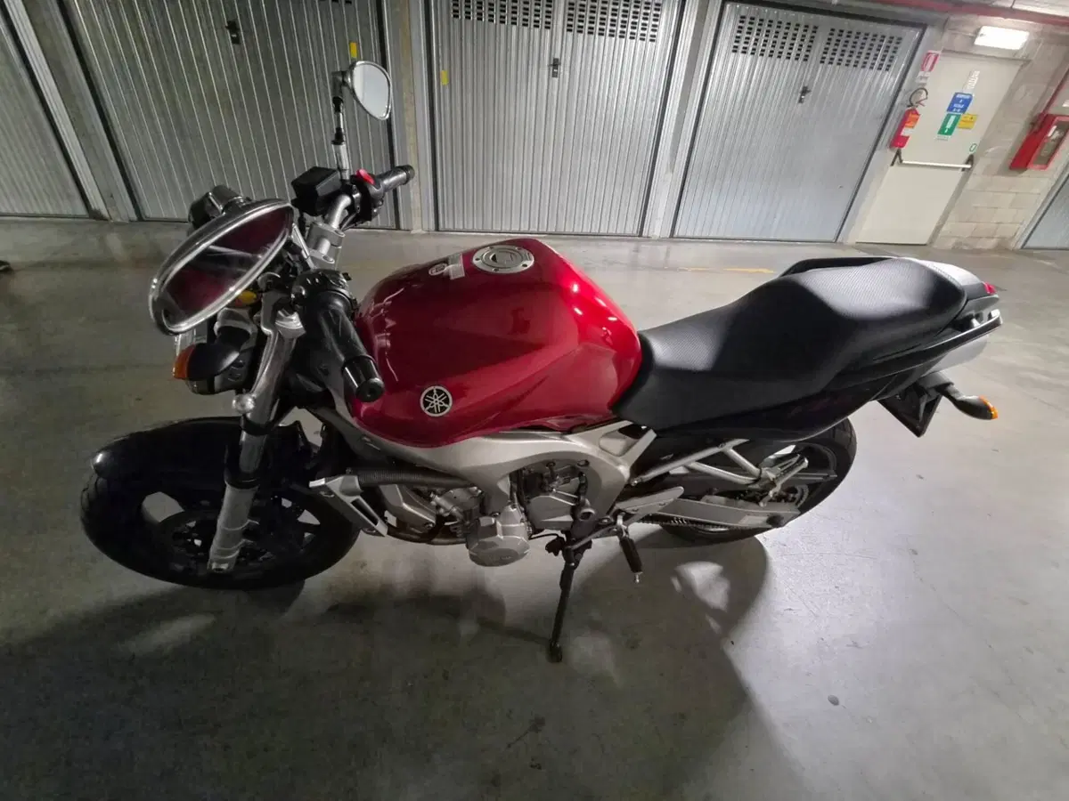 Yamaha FZ6 (2004 - 07) (17)