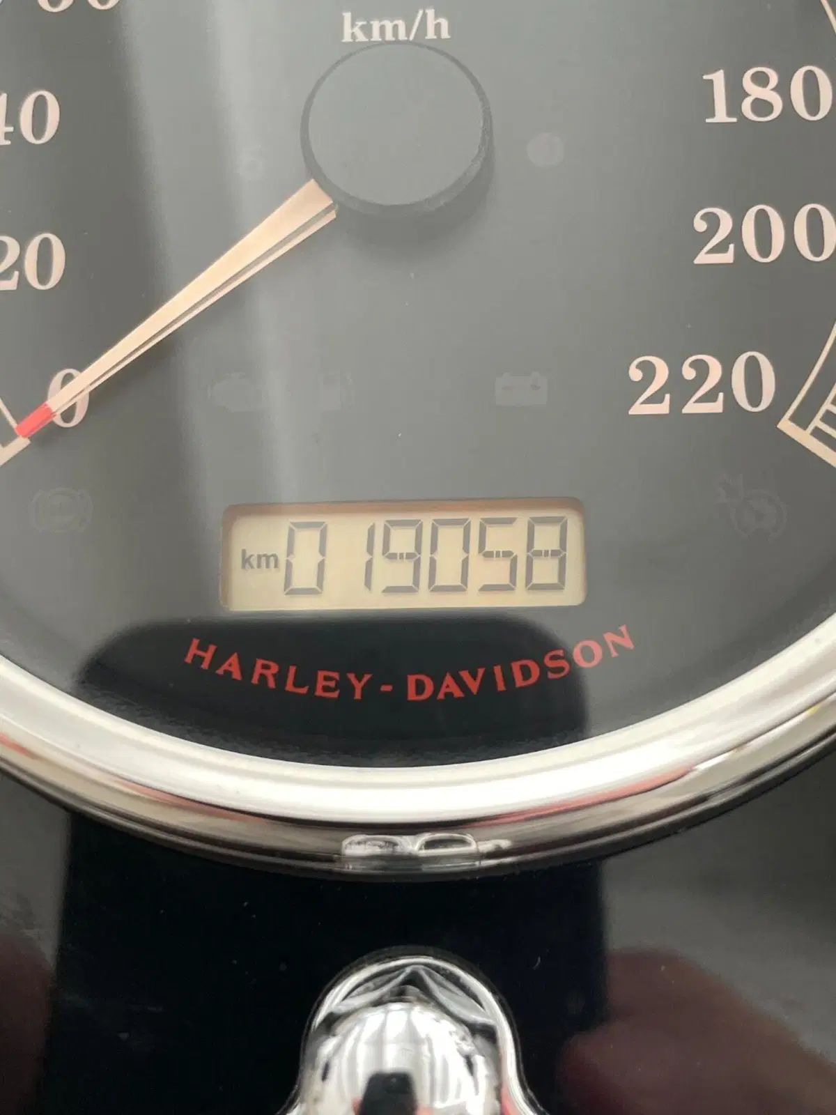 Harley-Davidson 1690 Deluxe (2016 - 17) - FLSTN (4)