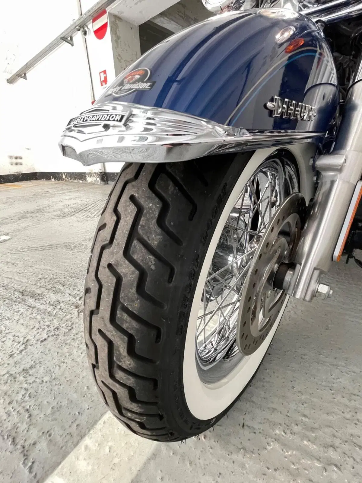 Harley-Davidson 1690 Deluxe (2016 - 17) - FLSTN (11)