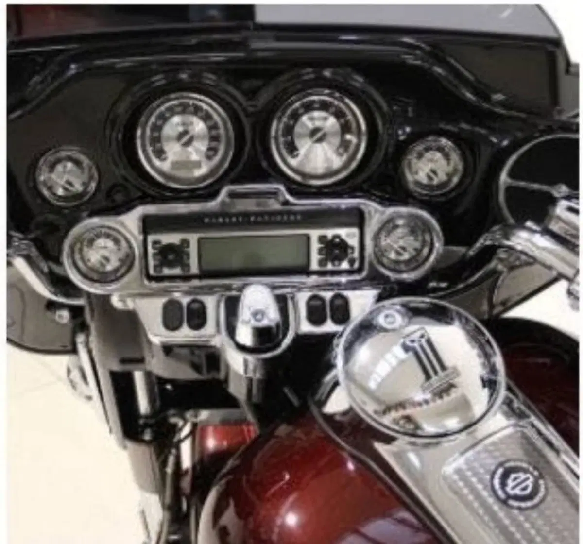 Harley-Davidson 1800 Street Glide (2010 - 11) - FLHXSE (3)