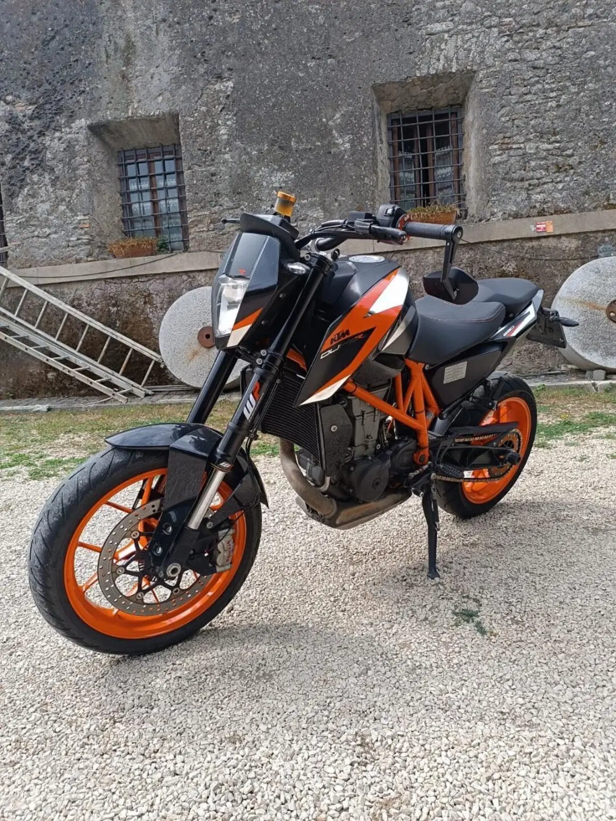 KTM 690 Duke R (2016 - 17) (2)