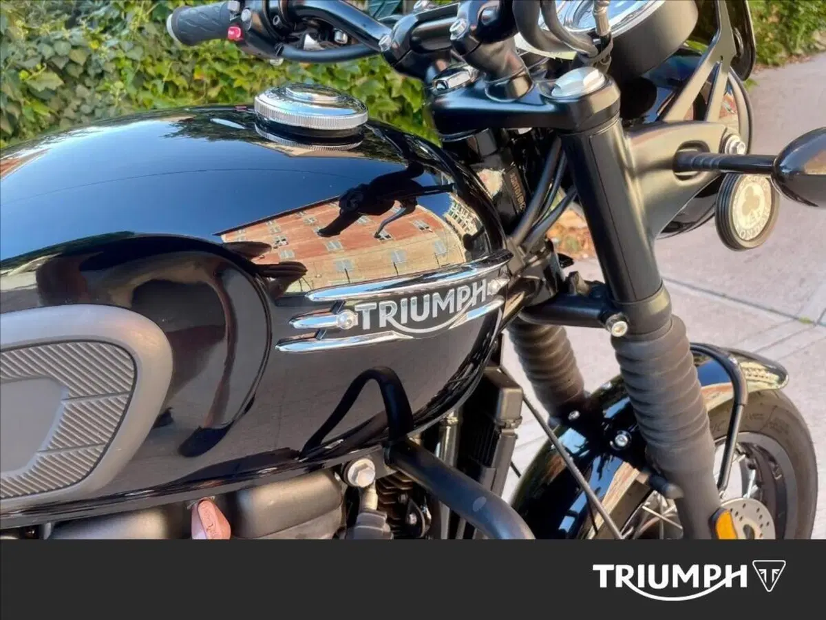 Triumph Bonneville T120 Black (2026) (9)