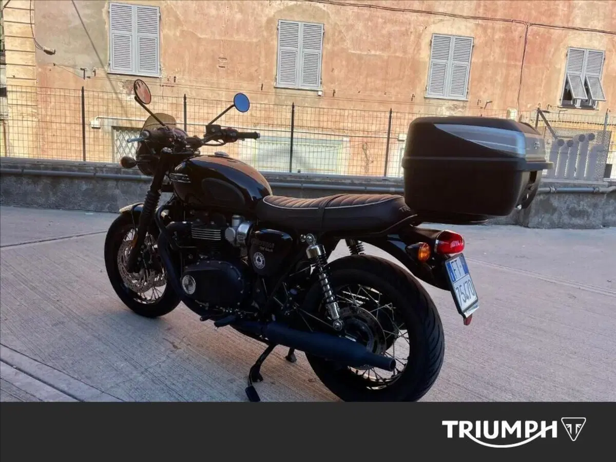Triumph Bonneville T120 Black (2026) (4)