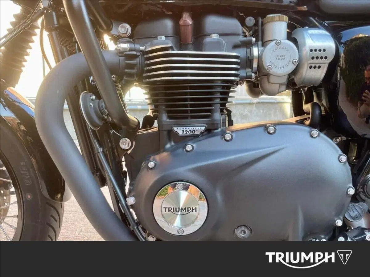 Triumph Bonneville T120 Black (2026) (10)