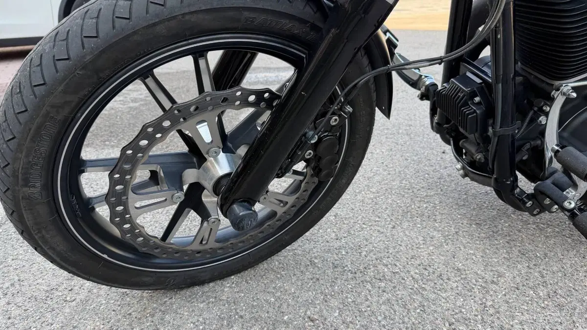 Harley-Davidson 1690 Street Bob Special (2015 - 16) - FXDB (5)