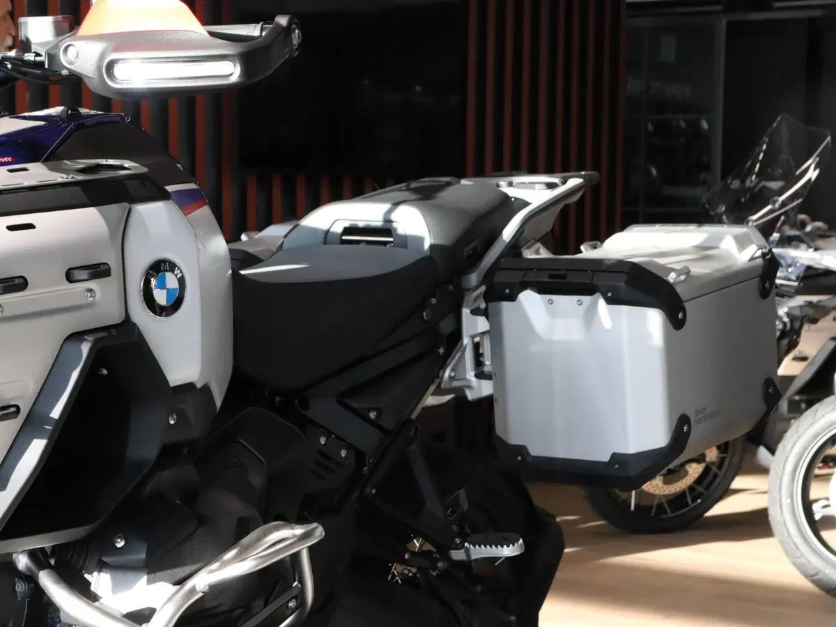 Bmw R 1300 GS Adventure Trophy (2025 - 26) (4)
