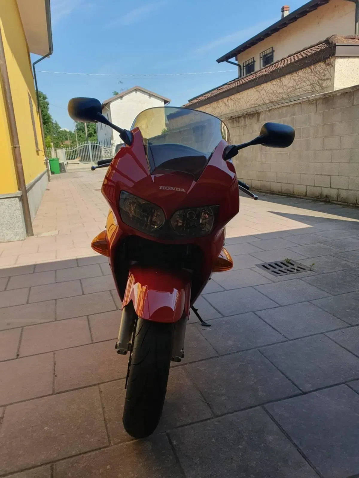 Honda VFR 800 (1998 - 01) (4)
