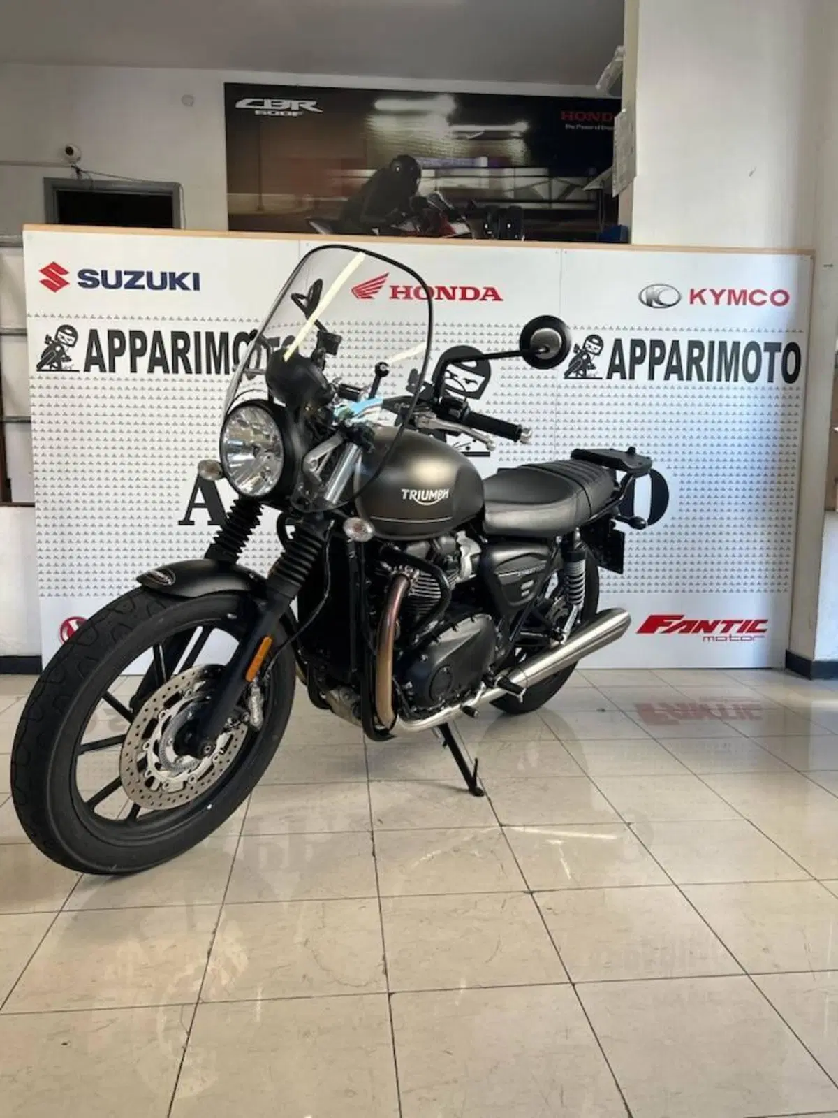 Triumph Street Twin 900 (2021 - 22) (2)