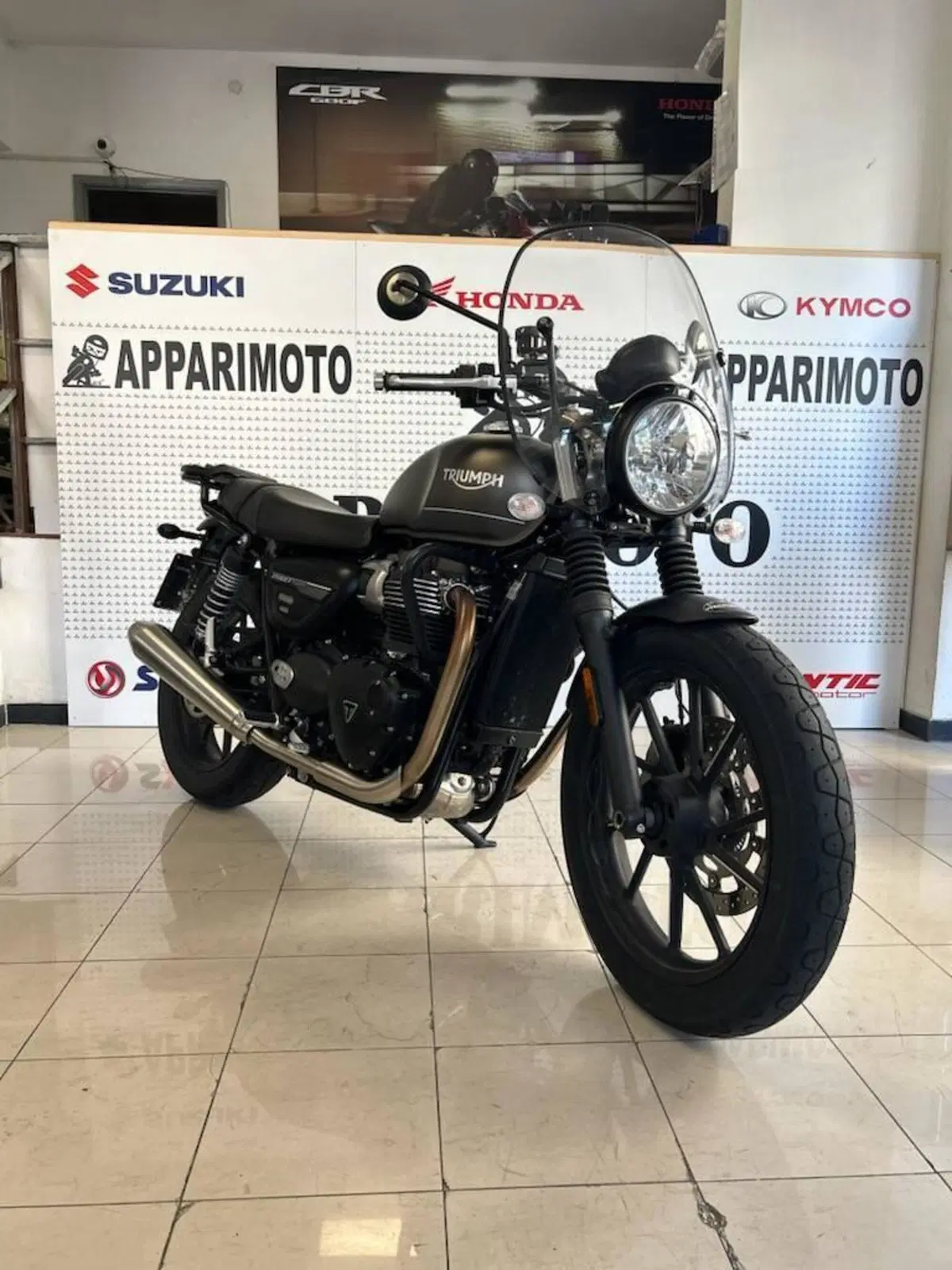 Triumph Street Twin 900 (2021 - 22) (3)