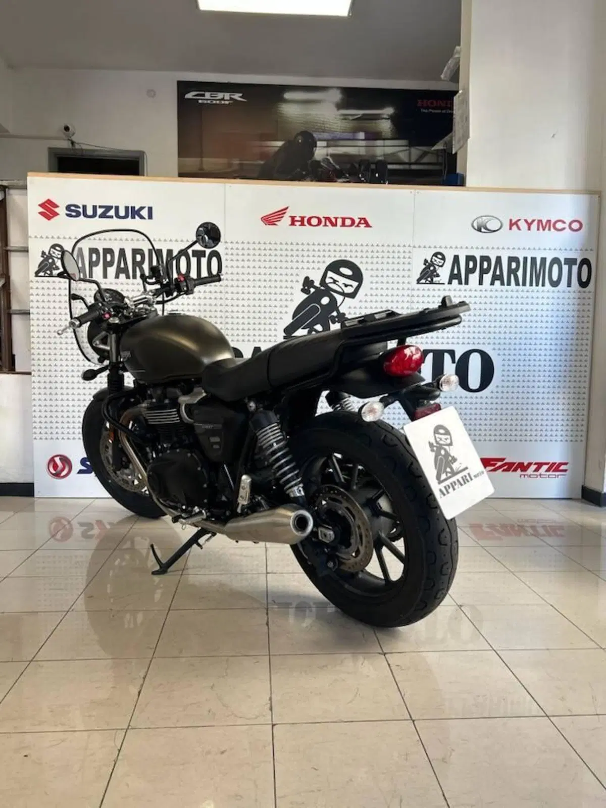 Triumph Street Twin 900 (2021 - 22) (6)