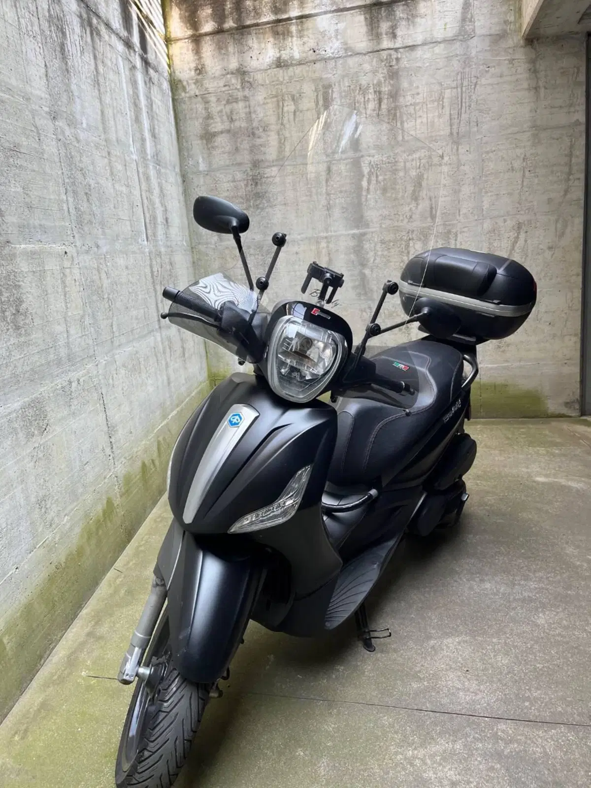 Piaggio Beverly 350 SportTouring ie ABS (2011 - 17) (3)