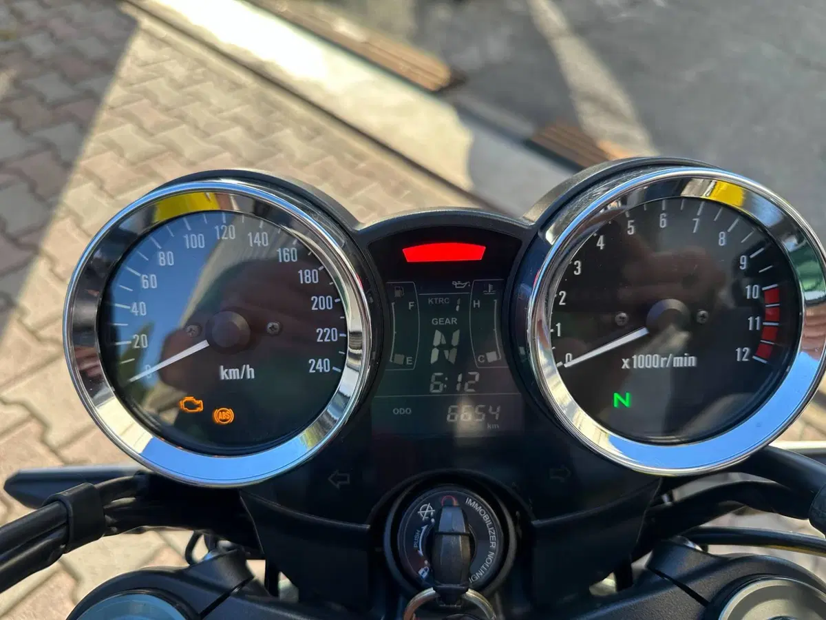 Kawasaki Z 900 RS (2022 - 25) (8)