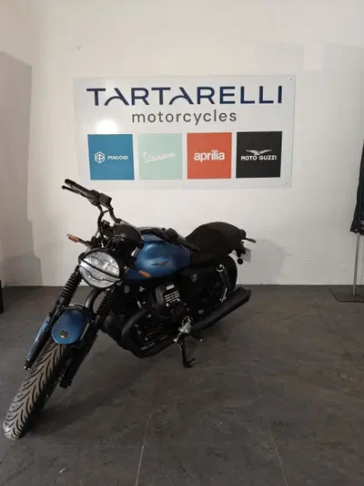 Moto Guzzi V7 Stone (2025 - 26) nuova