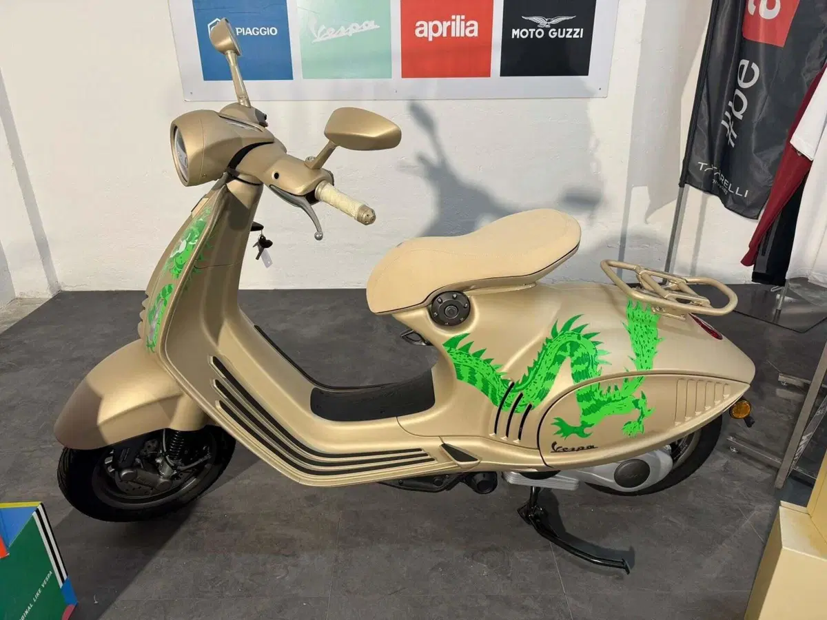 Vespa Vespa 946 Dragon 125 (2024) (3)