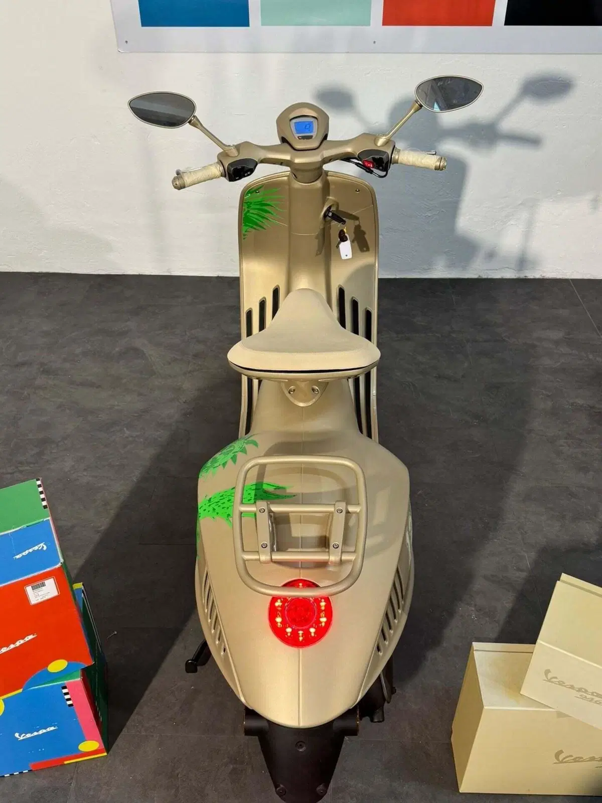 Vespa Vespa 946 Dragon 125 (2024) (9)