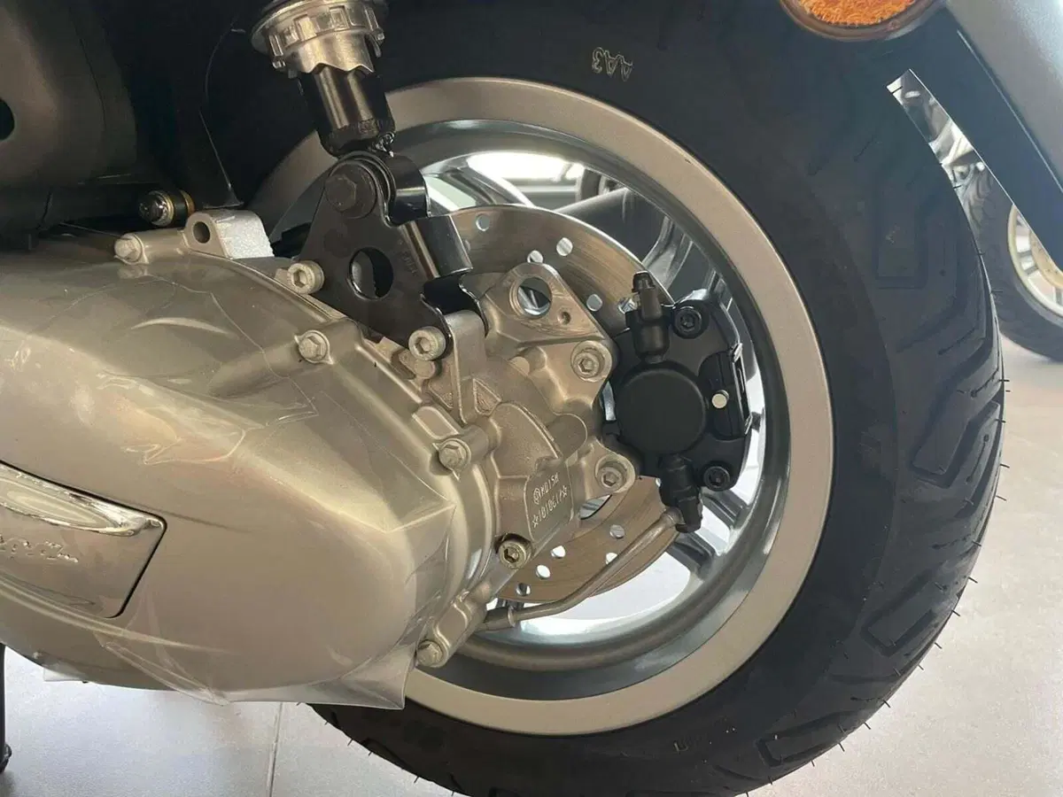 Vespa Primavera 150 (2026) (5)