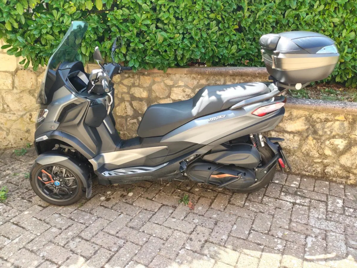 Piaggio MP3 530 Hpe Exclusive (2025 - 26) (3)