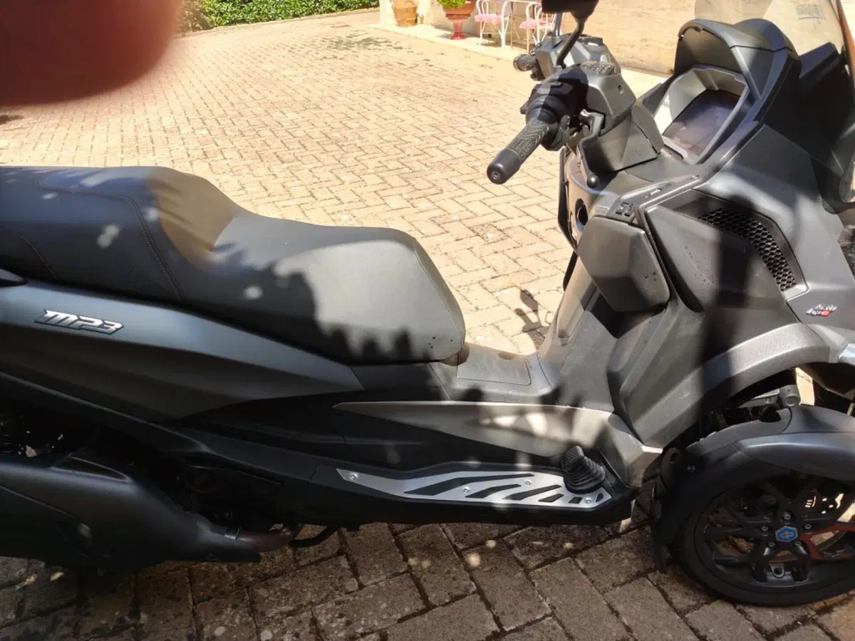Piaggio MP3 530 Hpe Exclusive (2025 - 26) (8)