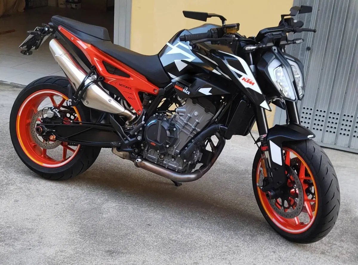 KTM 890 Duke GP (2022 - 23) (2)