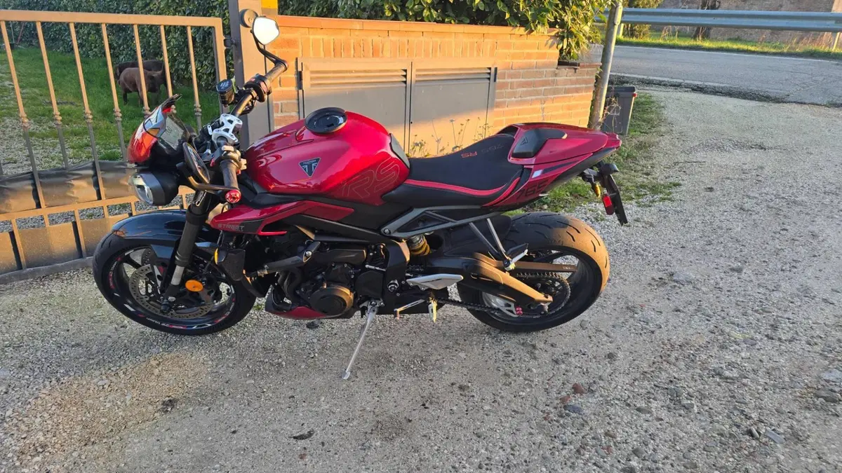 Triumph Street Triple 765 RS (2023 - 26) (9)