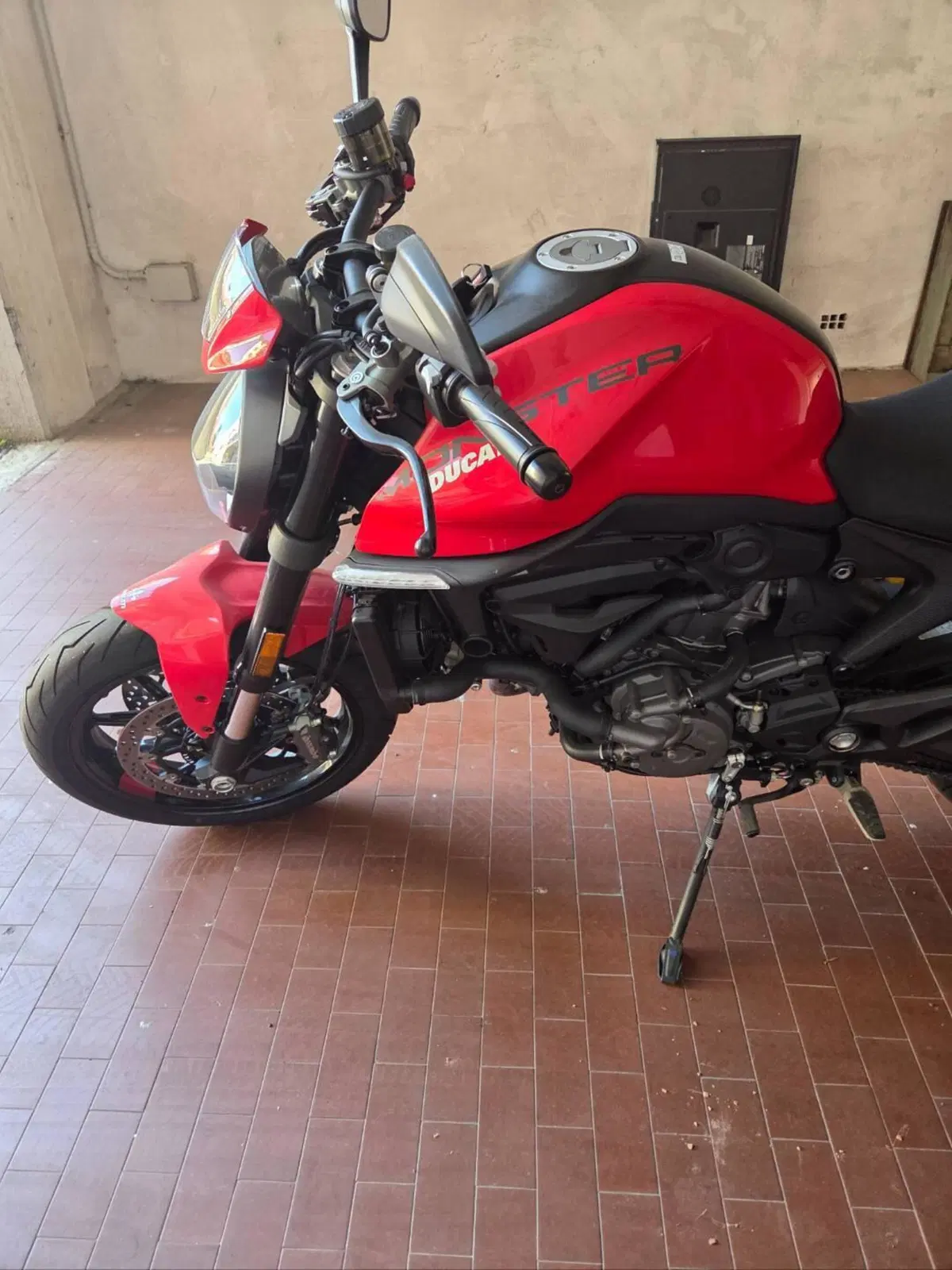 Ducati Monster 937 (2021 - 25) (4)