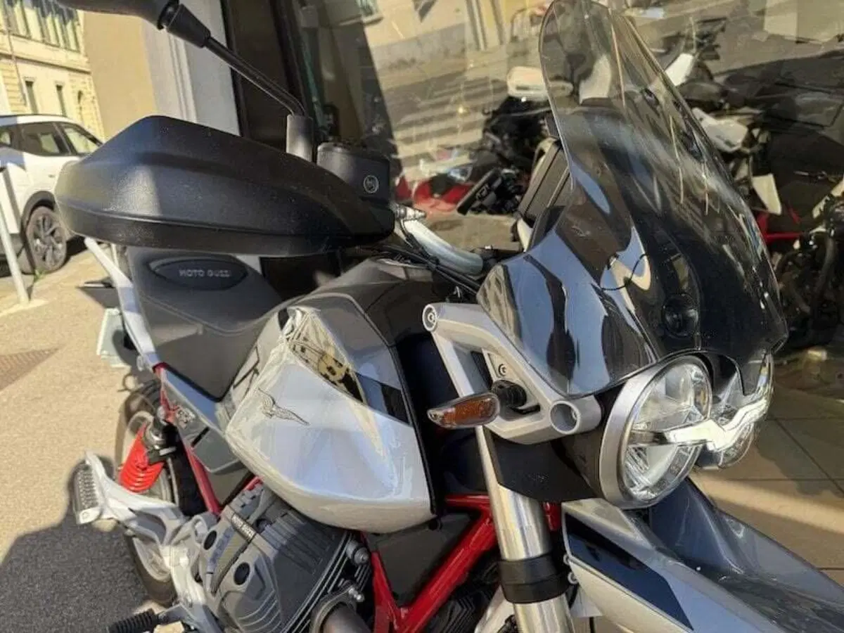 Moto Guzzi V85 TT (2024 - 26) (12)