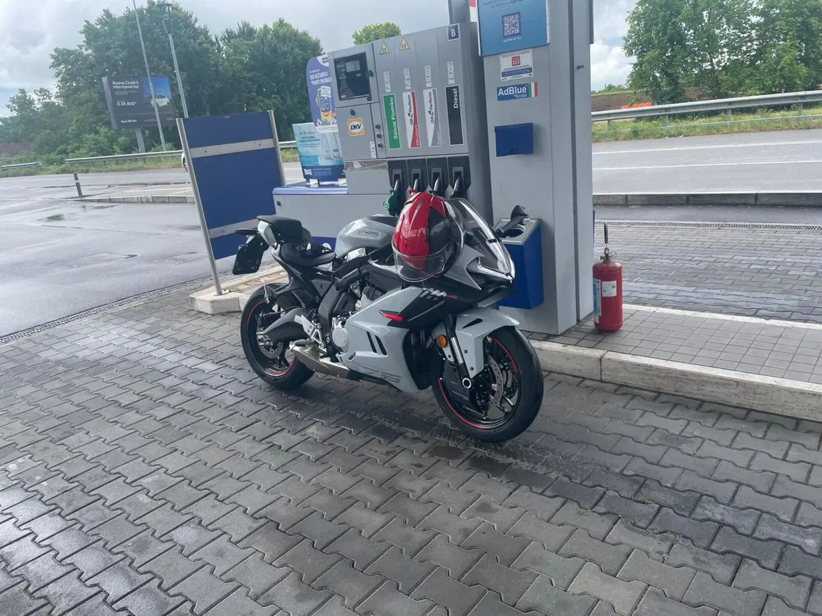 CFMOTO 675SR-R (2025 - 26)