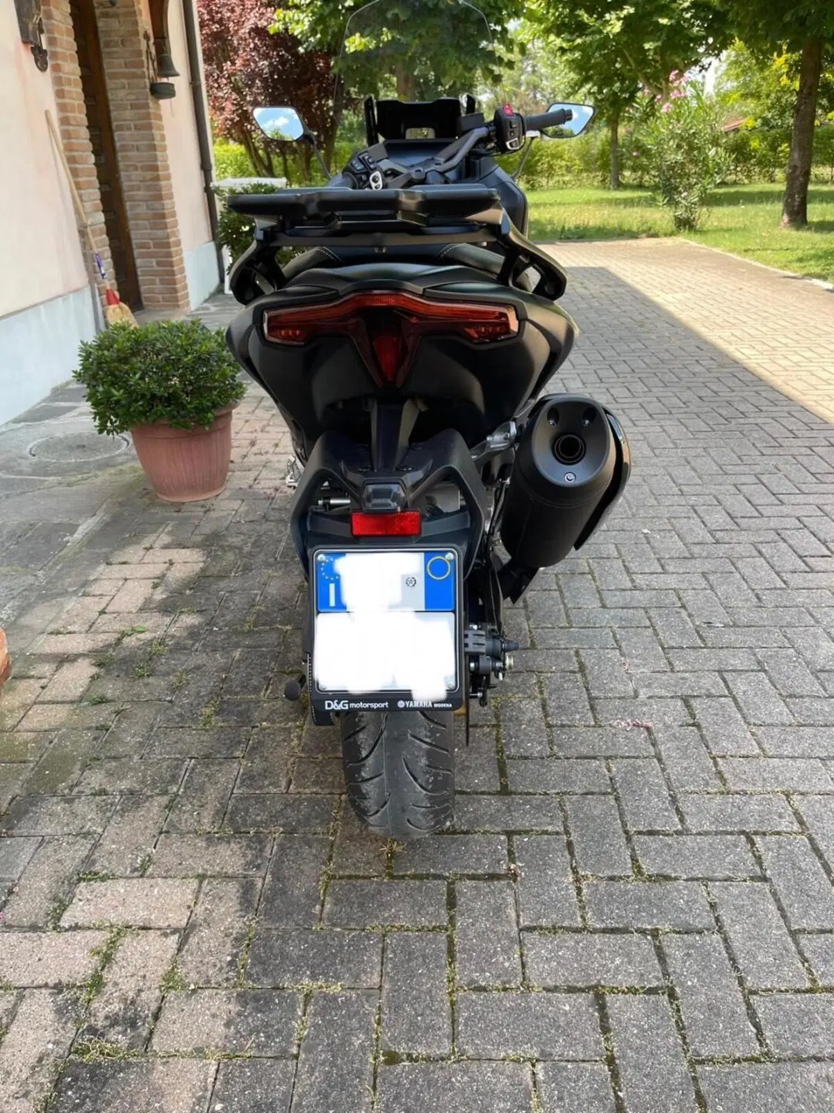 Yamaha T-Max 560 Tech Max (2022 - 24) (10)