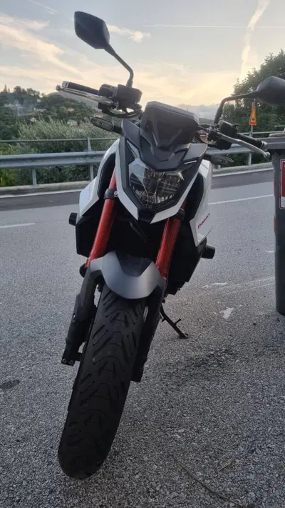 Honda CB 750 Hornet (2023 - 24) usata