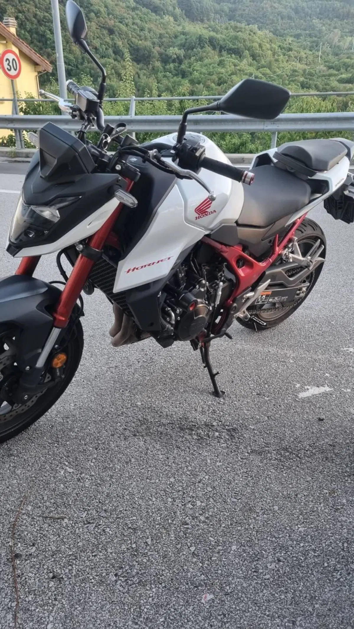 Honda CB 750 Hornet (2023 - 24) (3)