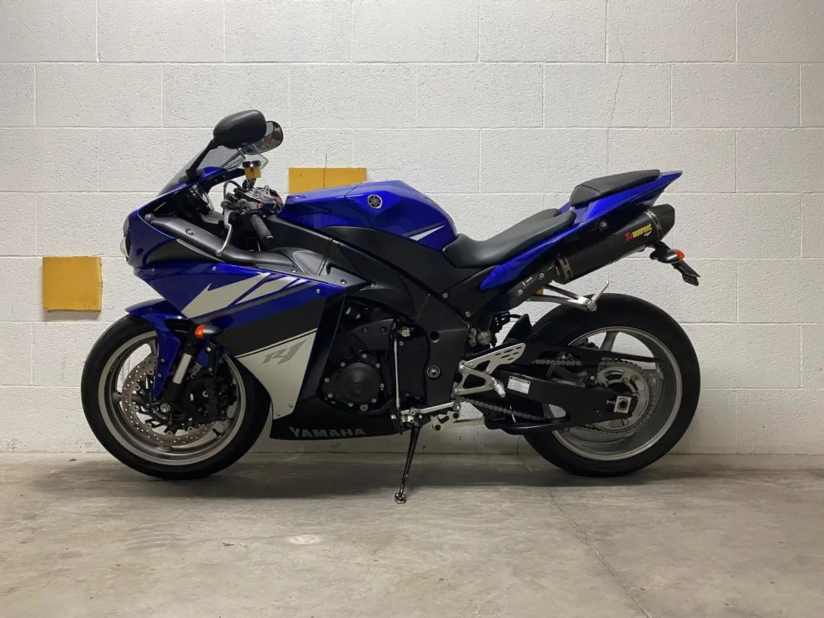 Yamaha YZF R1 (2009 - 11) (6)
