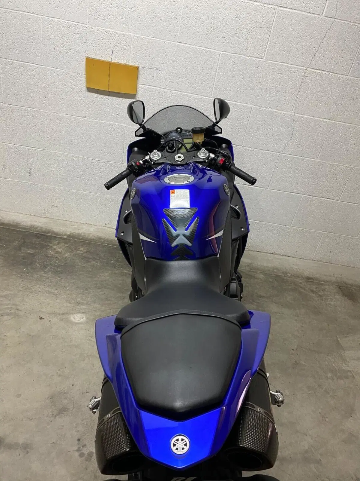 Yamaha YZF R1 (2009 - 11) (10)