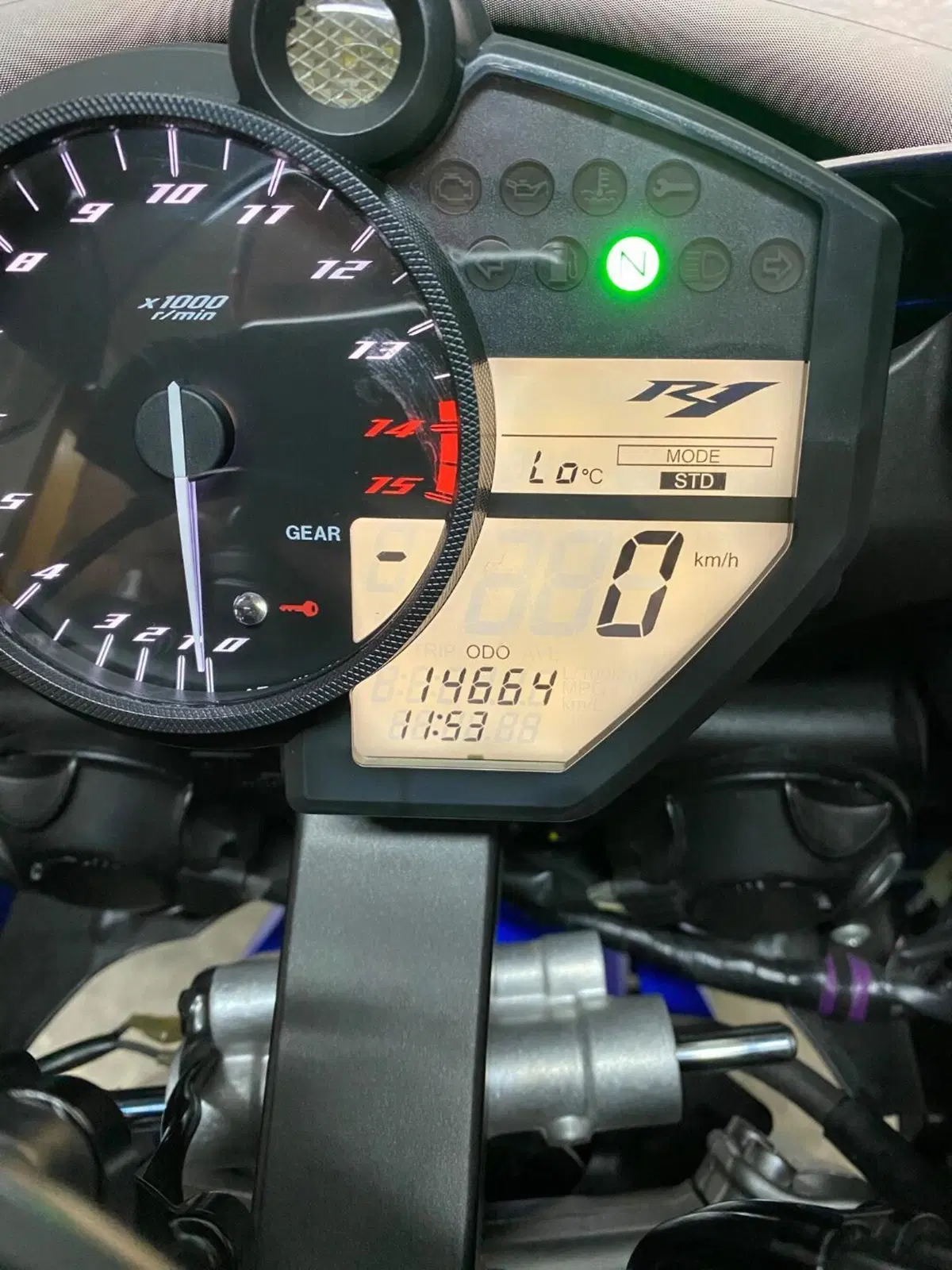 Yamaha YZF R1 (2009 - 11) (13)