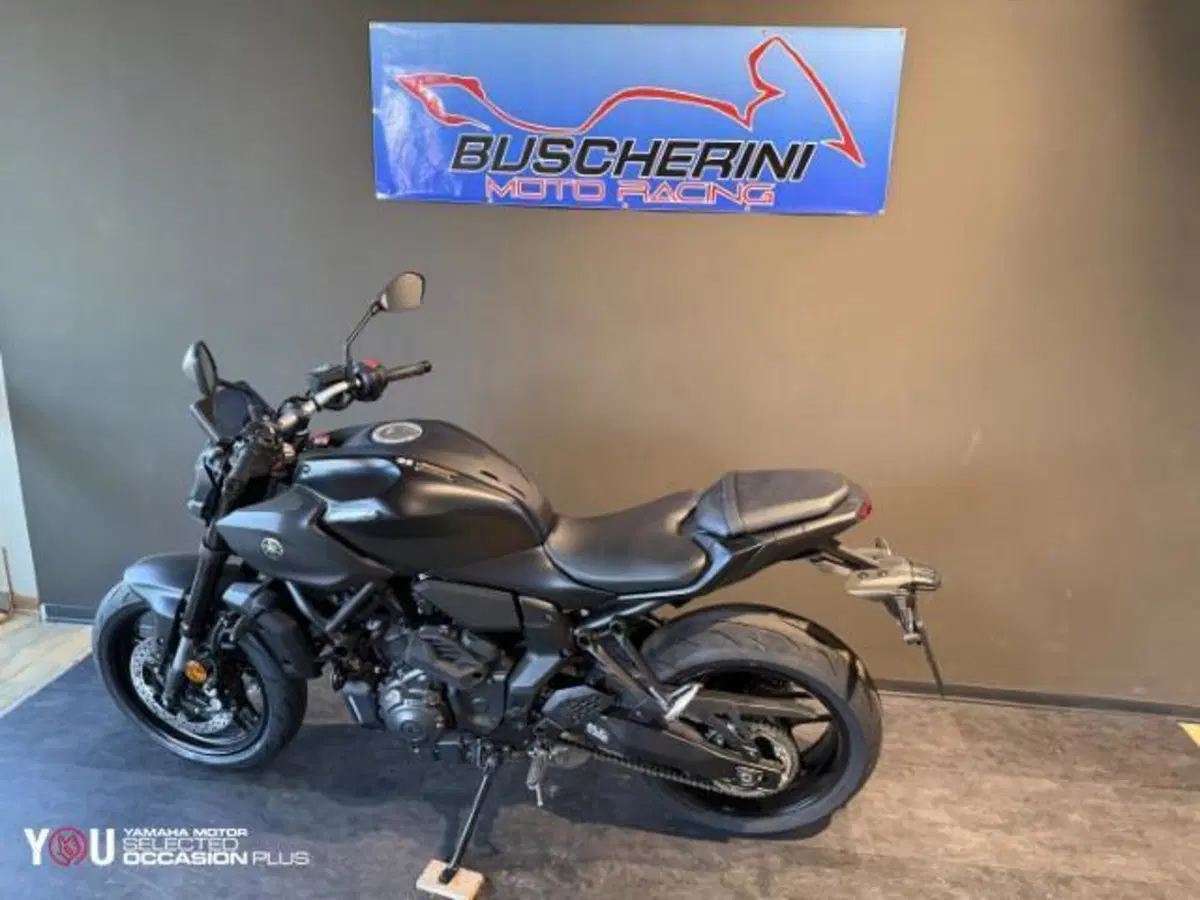 Yamaha MT-07 Y-AMT (2025 - 26) (4)