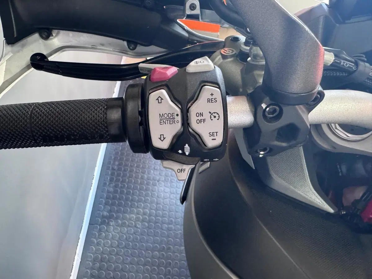 Ducati Multistrada 1260 S Grand Tour (2020) (7)