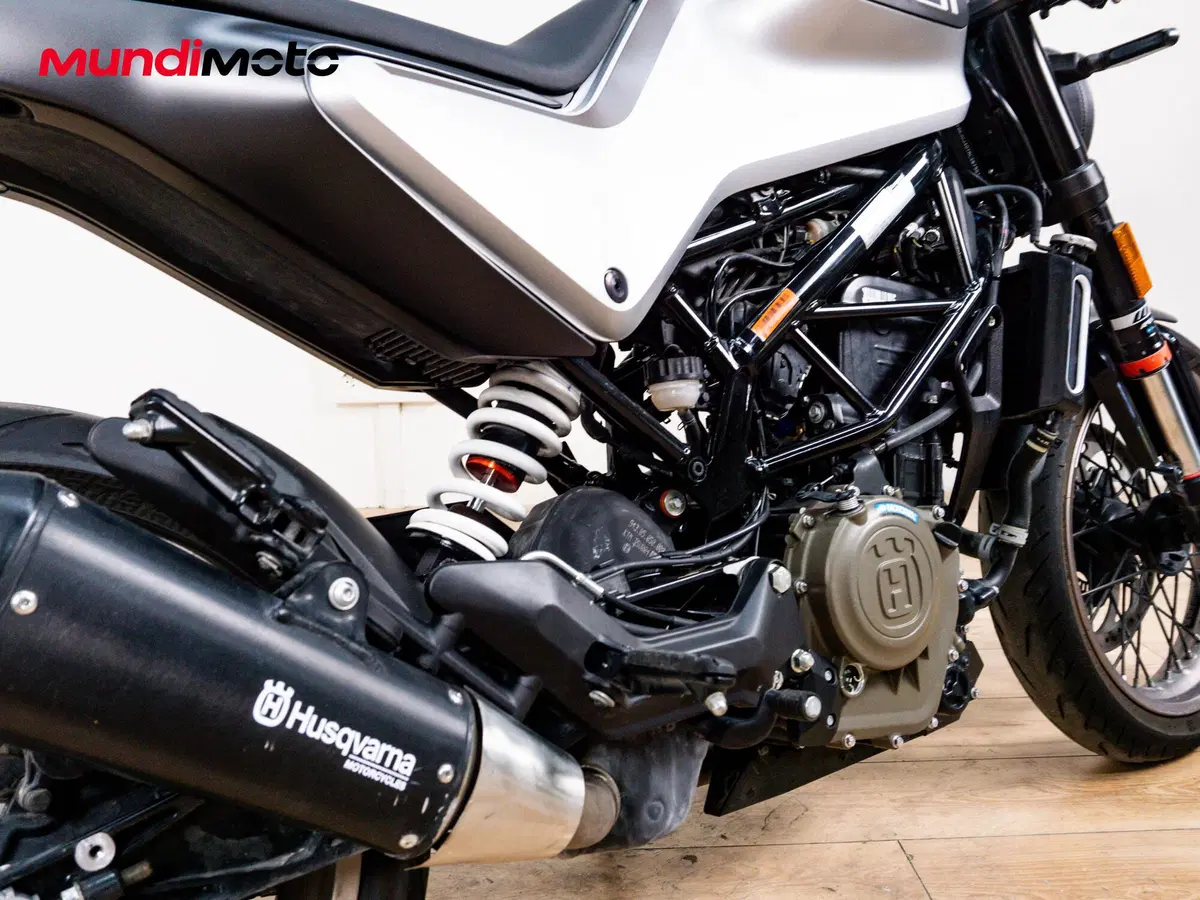 Husqvarna Svartpilen 401 (2024 - 26) (4)