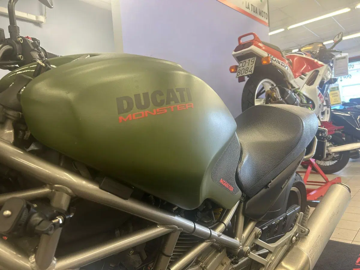 Ducati Monster 620 Dark (2003 - 06) (3)
