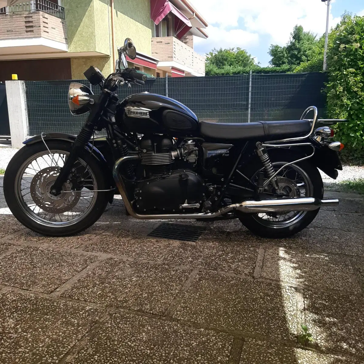 Triumph Bonneville (2007 - 16) (2)