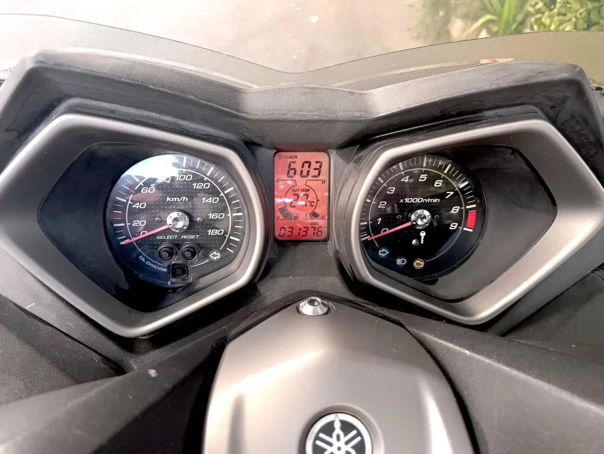Yamaha X-Max 400 (2013 - 16) (6)